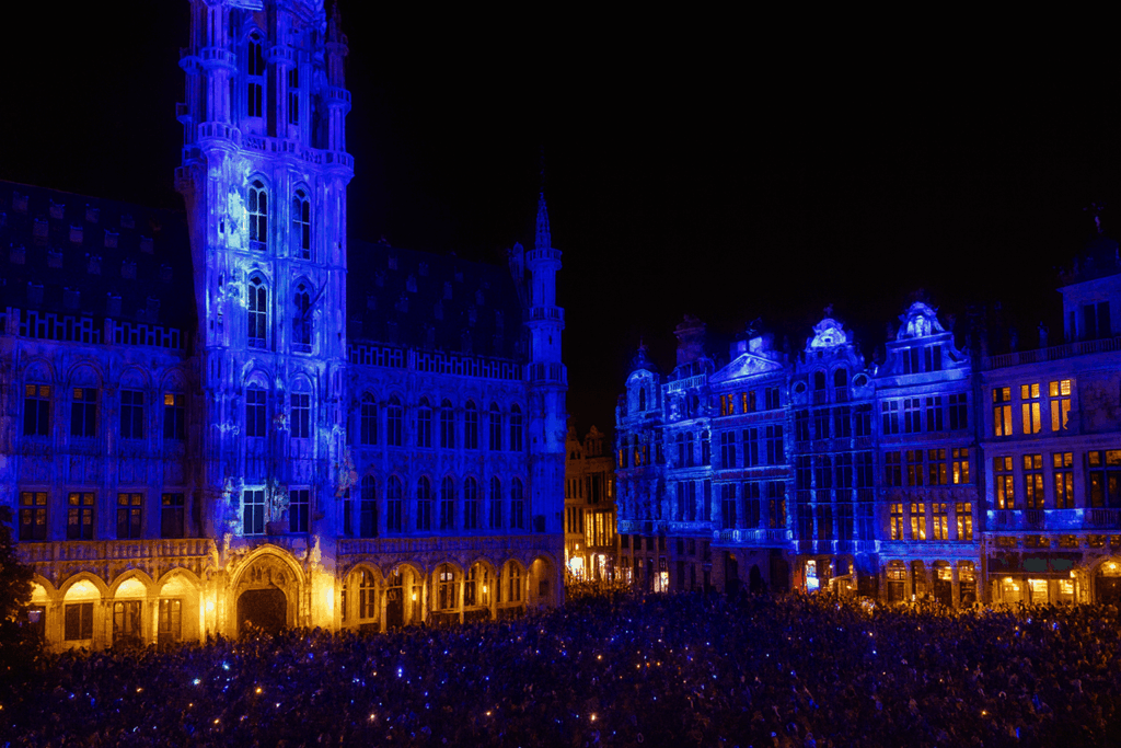 From 28 November 2025 to 4 January 2026, Brussels transforms into a glowing winter wonderland, and from Yadoya Hotel, you’re just steps away from the heart of the city’s most enchanting Christmas event.