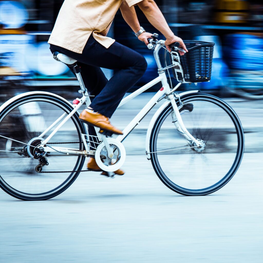 2024年9月21日、カーフリーサンデーにブリュッセルを発見しよう。徒歩や自転車で街を探索し、ホテルヤドヤに滞在しながら、平和で環境に優しい冒険を楽しんでください。