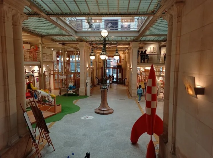 Séjournez au Yadoya Hotel Bruxelles et visitez le Musée de la BD—culture, confort et city trip réunis.